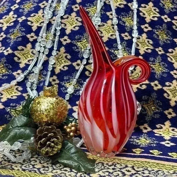 Candycane striped glass vase. Beautiful for the holidays. - Picture 1 of 9